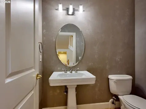 4746 Amherst Court Lake Oswego OR 97035