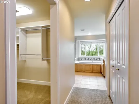 4746 Amherst Court Lake Oswego OR 97035