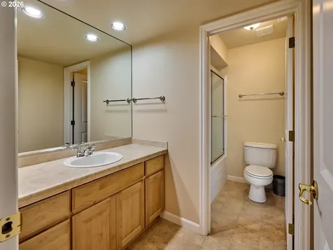 4746 Amherst Court Lake Oswego OR 97035