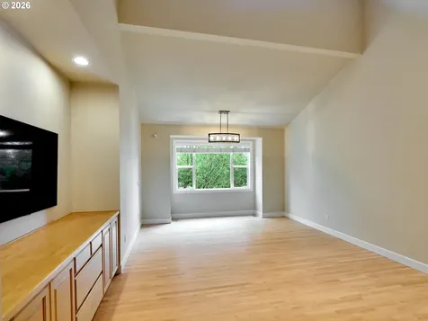 4746 Amherst Court Lake Oswego OR 97035