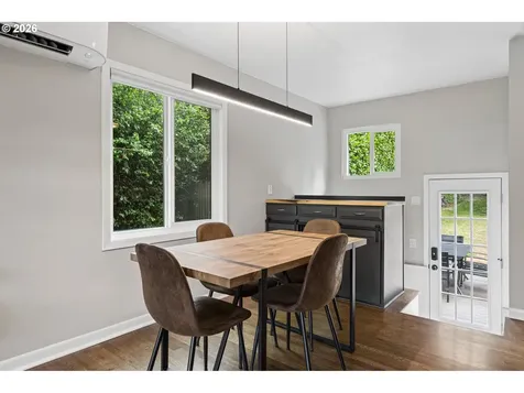 7010 SW 35th Avenue Portland OR 97219