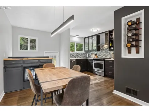7010 SW 35th Avenue Portland OR 97219