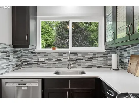 7010 SW 35th Avenue Portland OR 97219