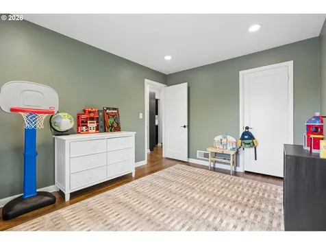 7010 SW 35th Avenue Portland OR 97219