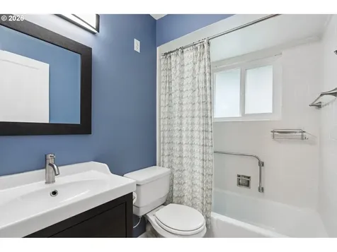 7010 SW 35th Avenue Portland OR 97219