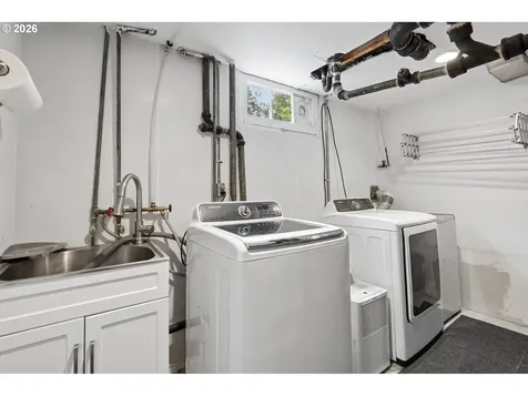 7010 SW 35th Avenue Portland OR 97219