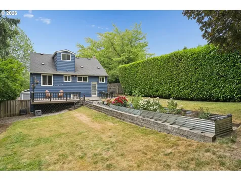 7010 SW 35th Avenue Portland OR 97219