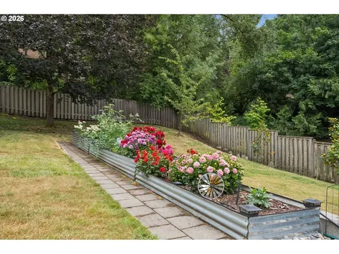 7010 SW 35th Avenue Portland OR 97219
