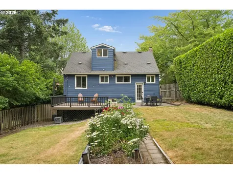 7010 SW 35th Avenue Portland OR 97219