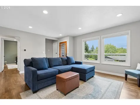 7010 SW 35th Avenue Portland OR 97219