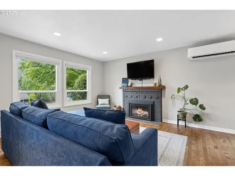 7010 SW 35th Avenue Portland OR 97219