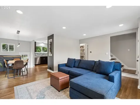 7010 SW 35th Avenue Portland OR 97219
