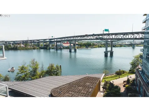 1900 S River Drive Portland OR 97201