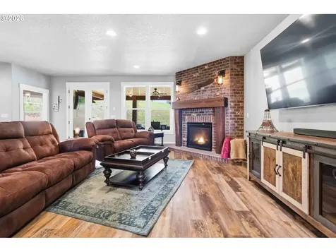 30 Forest Heights Cathlamet WA 98612