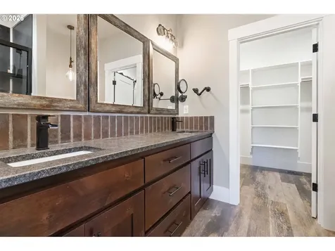30 Forest Heights Cathlamet WA 98612