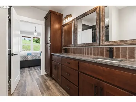 30 Forest Heights Cathlamet WA 98612