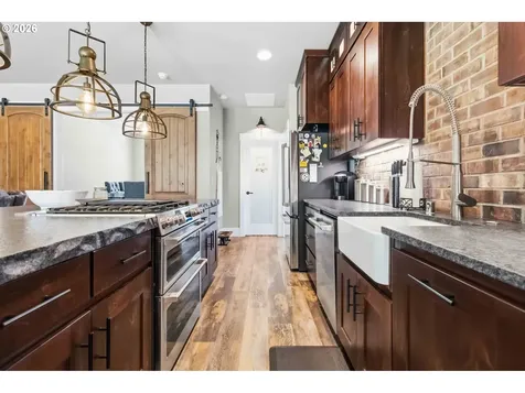 30 Forest Heights Cathlamet WA 98612