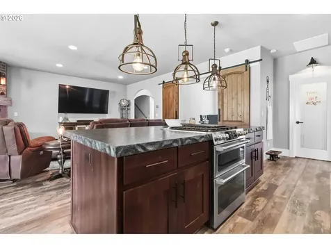 30 Forest Heights Cathlamet WA 98612