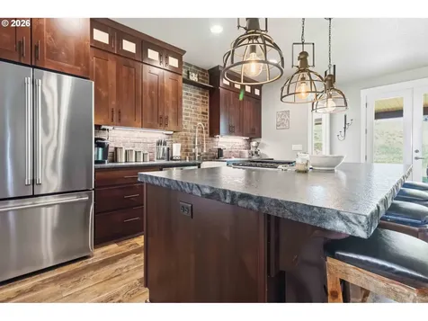 30 Forest Heights Cathlamet WA 98612