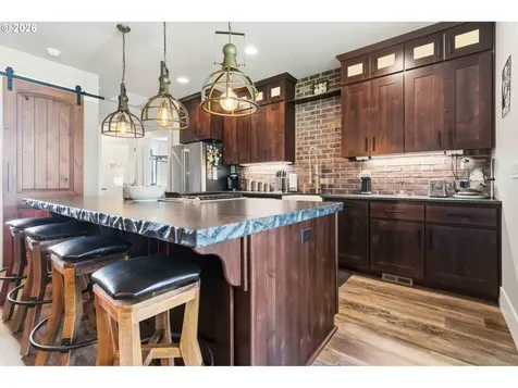 30 Forest Heights Cathlamet WA 98612