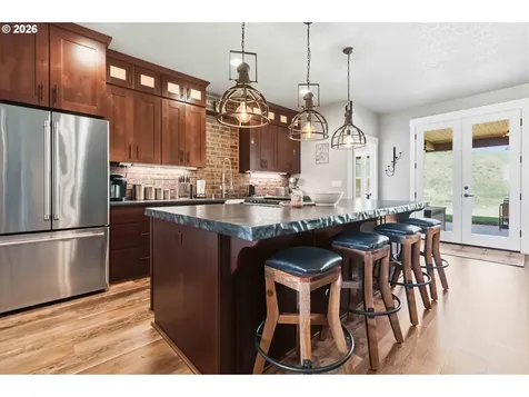30 Forest Heights Cathlamet WA 98612