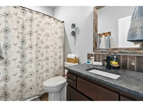 30 Forest Heights Cathlamet WA 98612