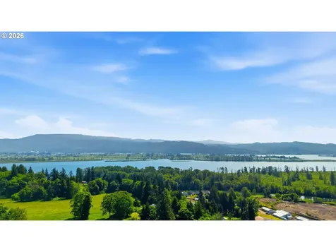30 Forest Heights Cathlamet WA 98612