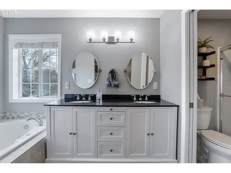 9760 SE Parkwood Way Happy Valley OR 97086