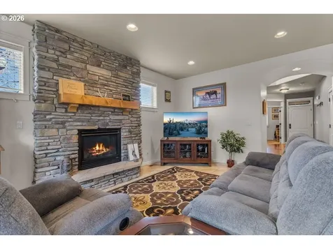 1132 NE Steins Pillar Drive Prineville OR 97754