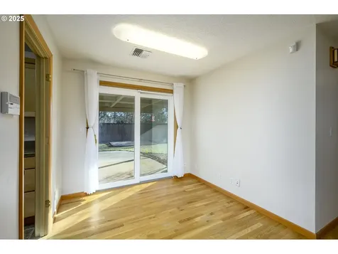 1736 NE Hembree Street Mcminnville OR 97128