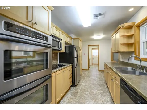 1736 NE Hembree Street Mcminnville OR 97128