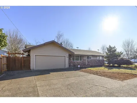 1736 NE Hembree Street Mcminnville OR 97128