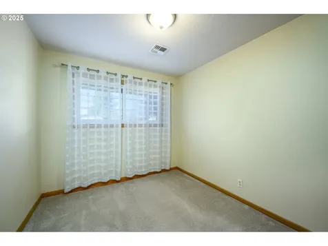 1736 NE Hembree Street Mcminnville OR 97128