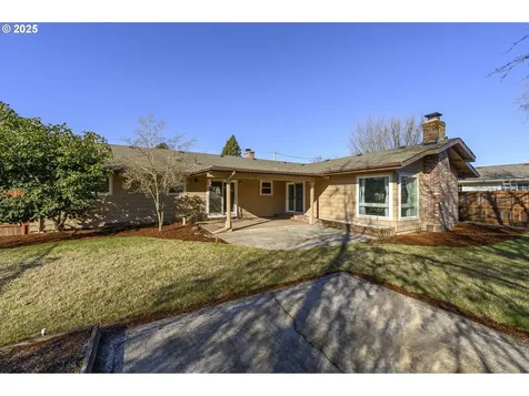 1736 NE Hembree Street Mcminnville OR 97128