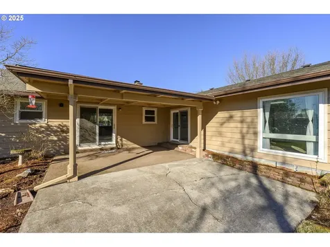 1736 NE Hembree Street Mcminnville OR 97128