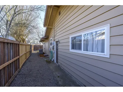 1736 NE Hembree Street Mcminnville OR 97128