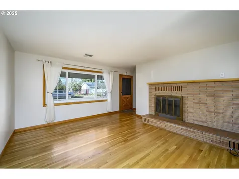 1736 NE Hembree Street Mcminnville OR 97128