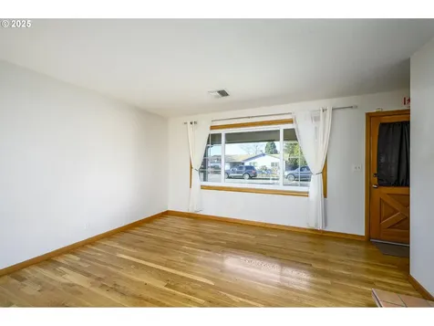 1736 NE Hembree Street Mcminnville OR 97128