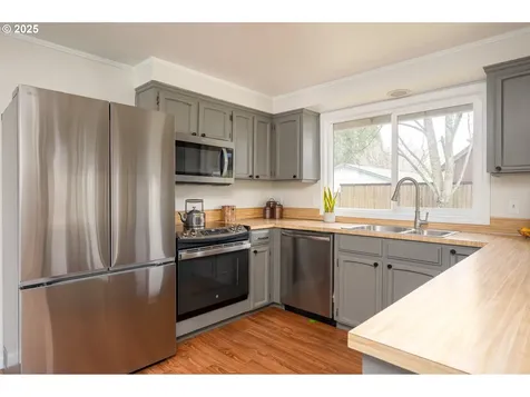1916 NE 13th Avenue Hillsboro OR 97124