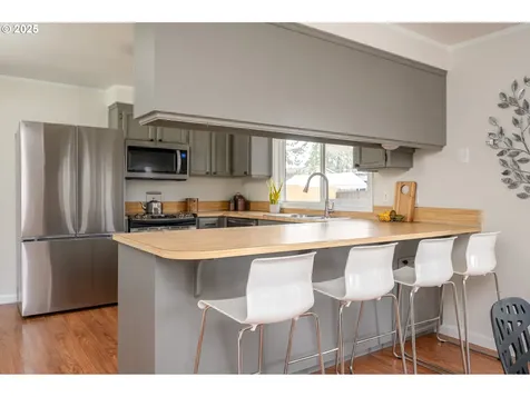 1916 NE 13th Avenue Hillsboro OR 97124
