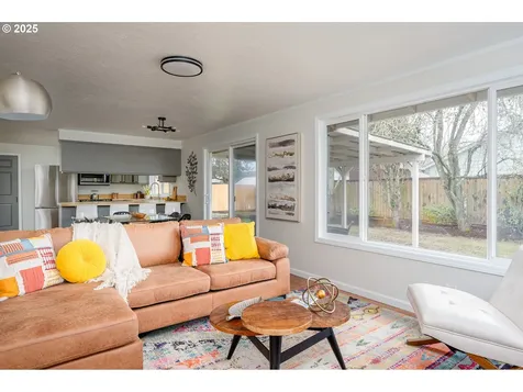 1916 NE 13th Avenue Hillsboro OR 97124