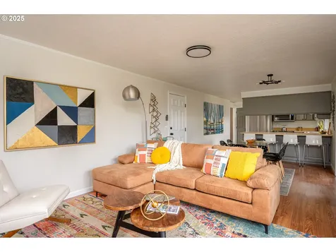1916 NE 13th Avenue Hillsboro OR 97124