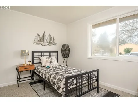 1916 NE 13th Avenue Hillsboro OR 97124