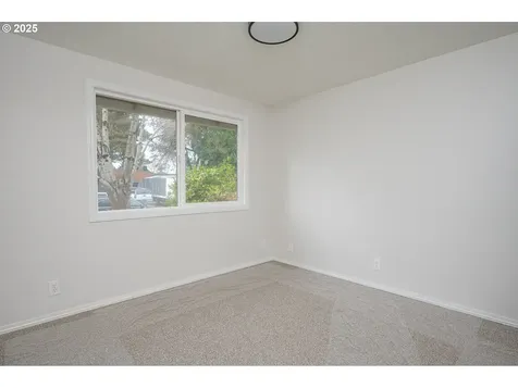 1916 NE 13th Avenue Hillsboro OR 97124