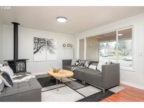 1916 NE 13th Avenue Hillsboro OR 97124