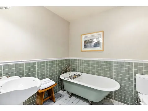 1658 Fircrest Drive Lake Oswego OR 97034