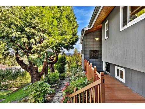 1658 Fircrest Drive Lake Oswego OR 97034