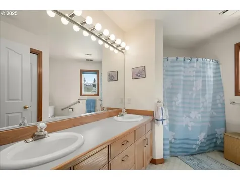 601 NW 110th Way Vancouver WA 98685