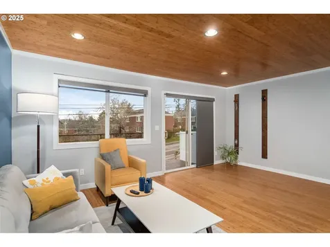 5715 NE Sacramento Street Portland OR 97213