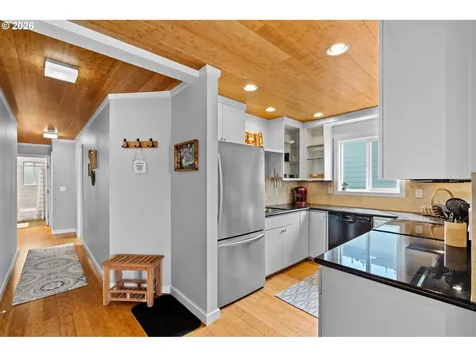 5715 NE Sacramento Street Portland OR 97213
